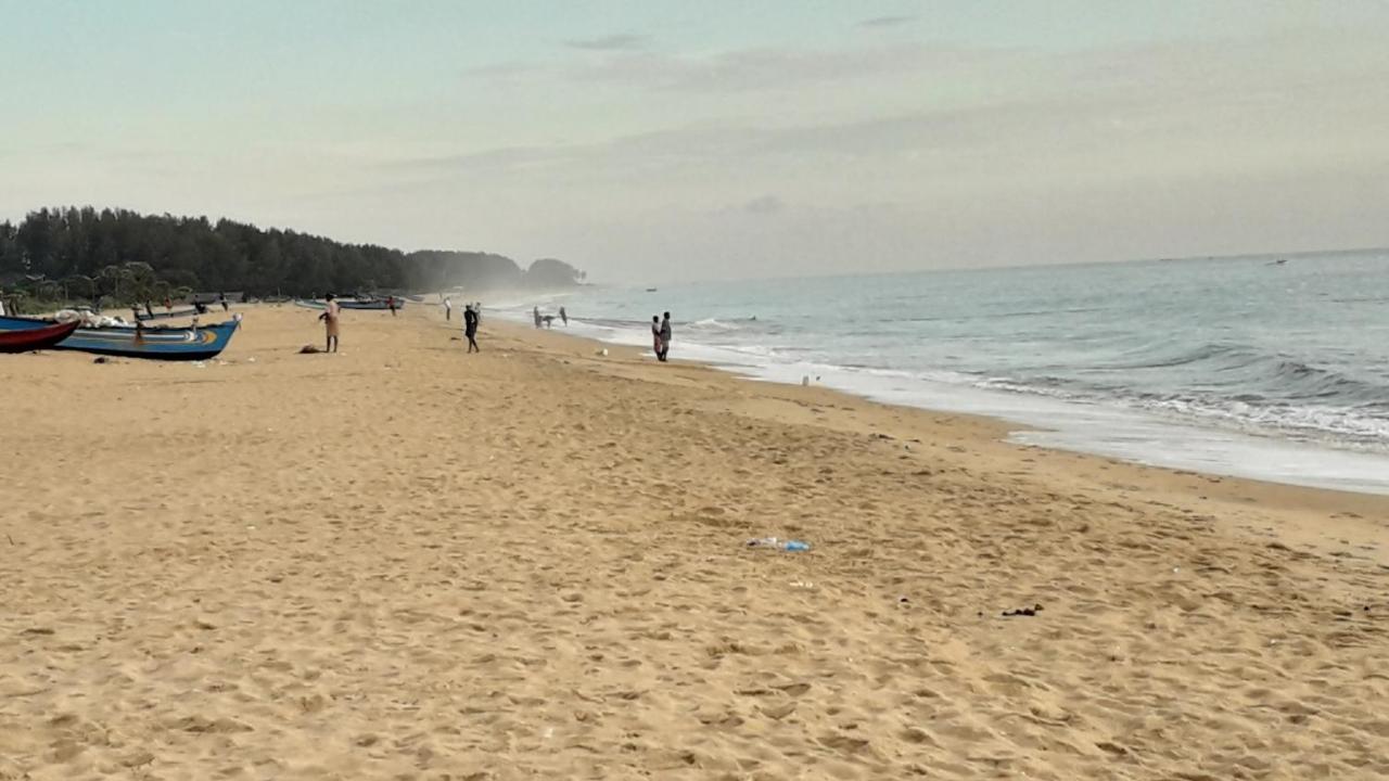 Kunam Beach Rest Inn Batticaloa Esterno foto