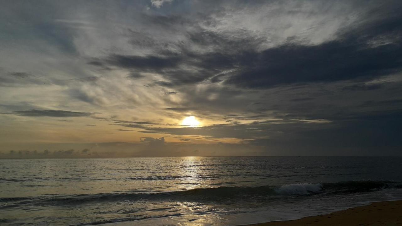Kunam Beach Rest Inn Batticaloa Esterno foto