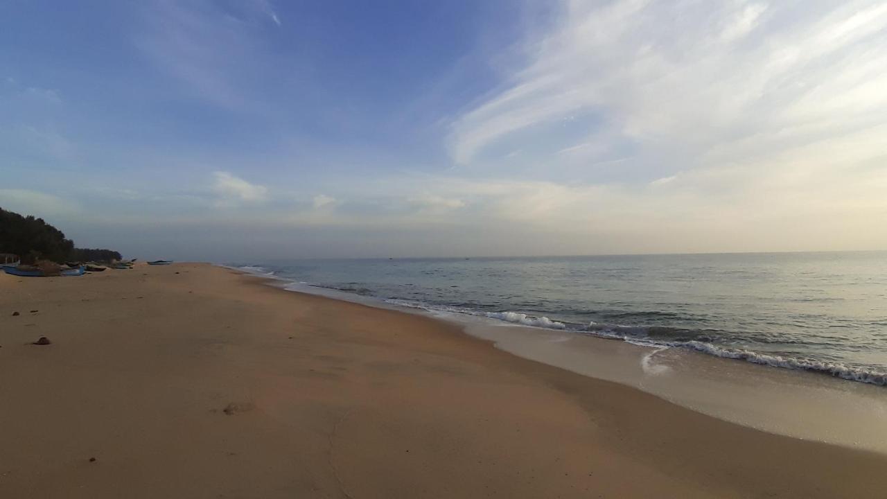 Kunam Beach Rest Inn Batticaloa Esterno foto