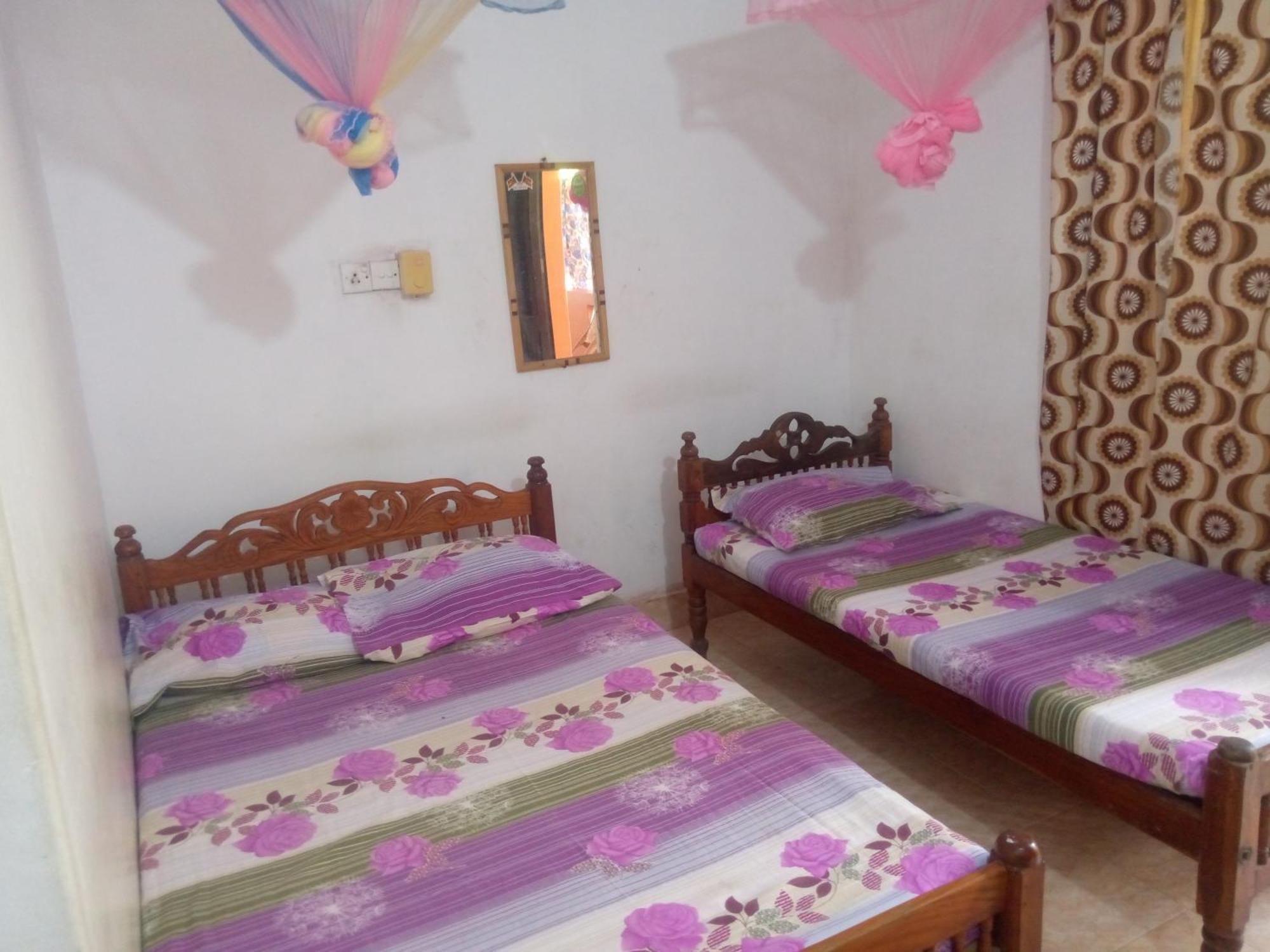 Kunam Beach Rest Inn Batticaloa Esterno foto