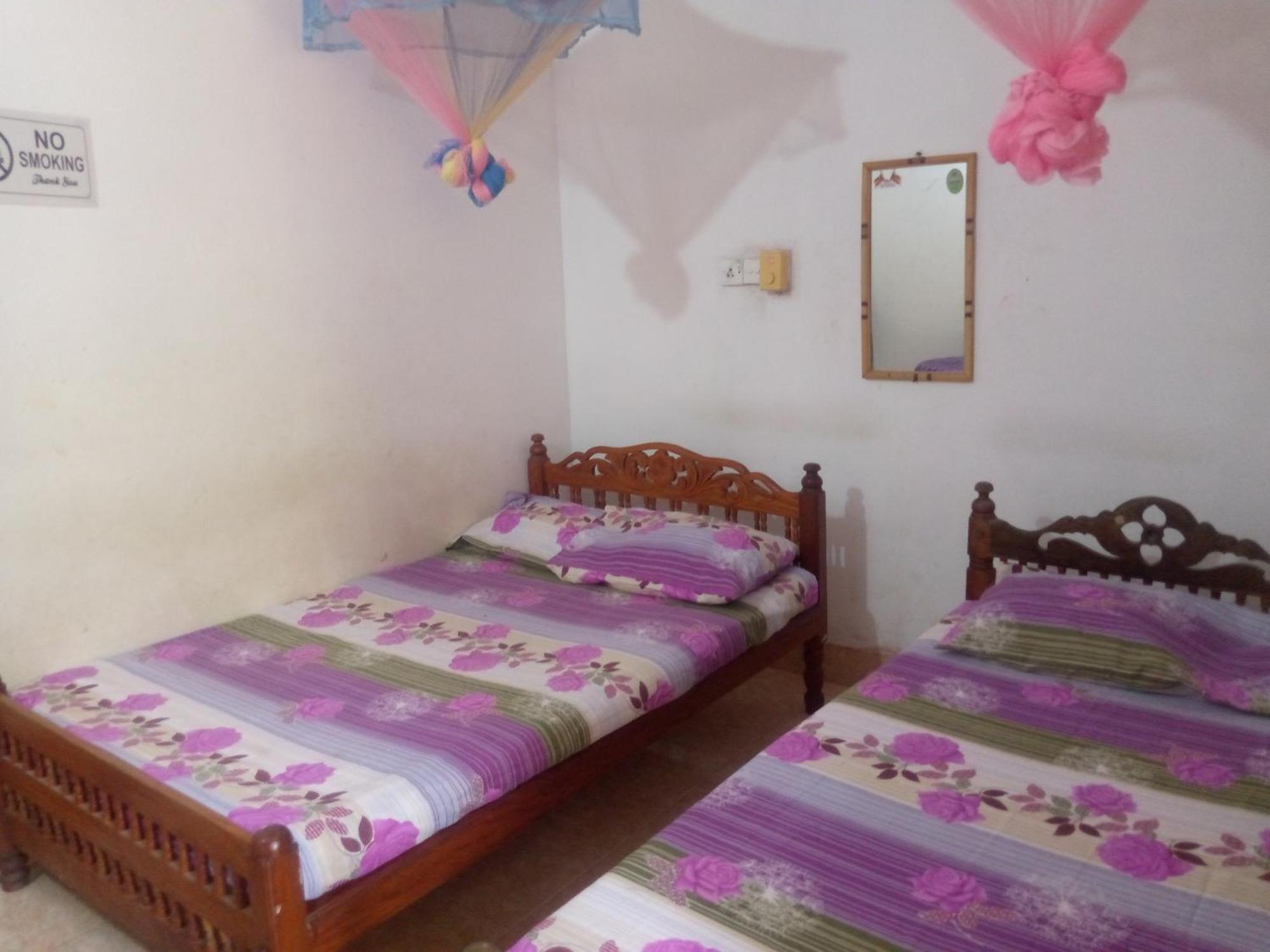 Kunam Beach Rest Inn Batticaloa Esterno foto