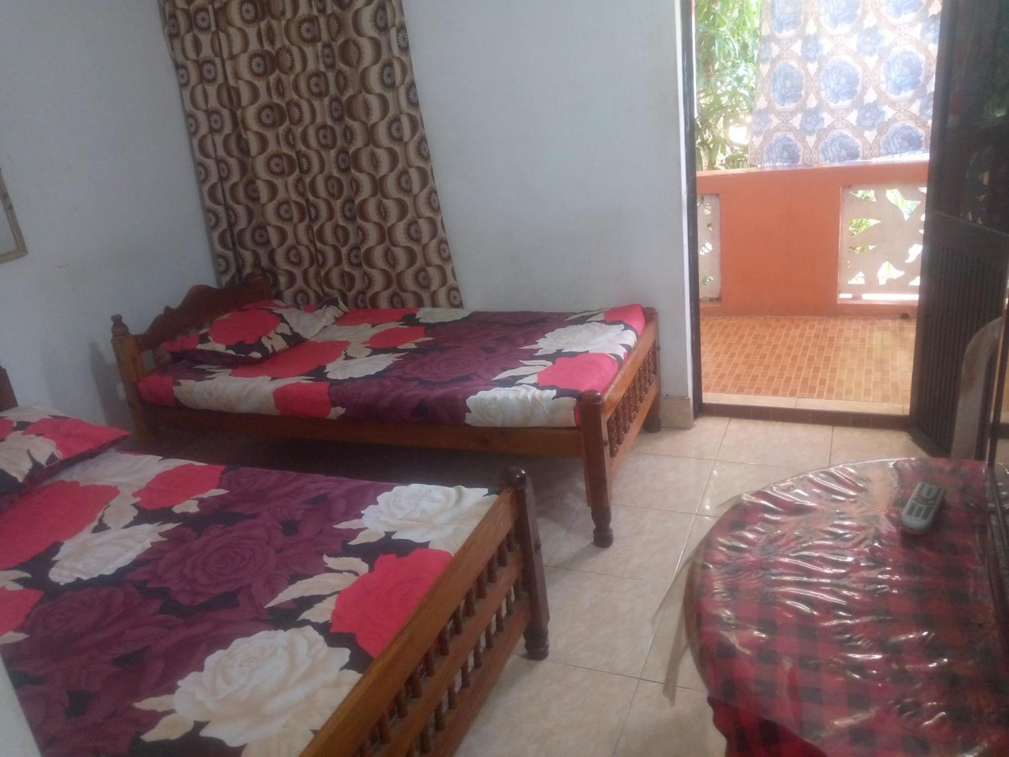 Kunam Beach Rest Inn Batticaloa Esterno foto