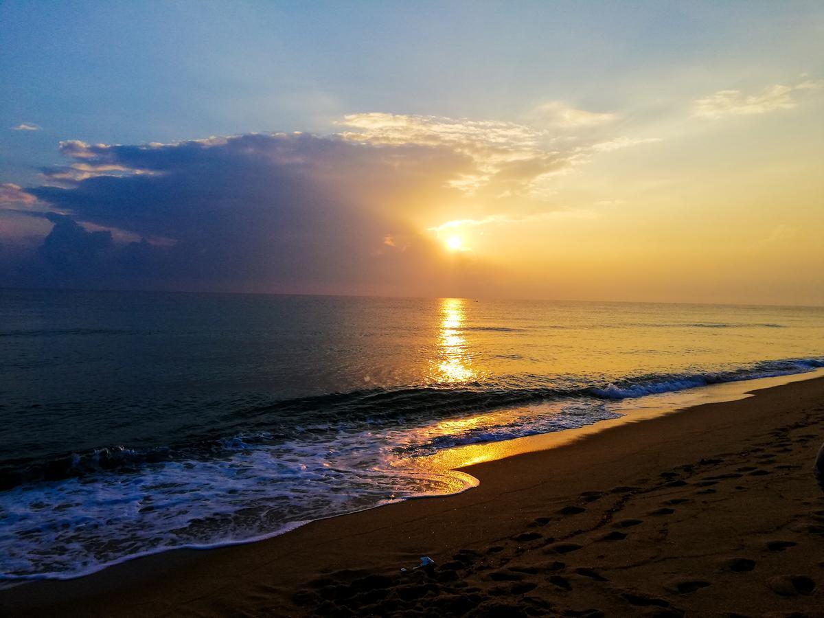Kunam Beach Rest Inn Batticaloa Esterno foto