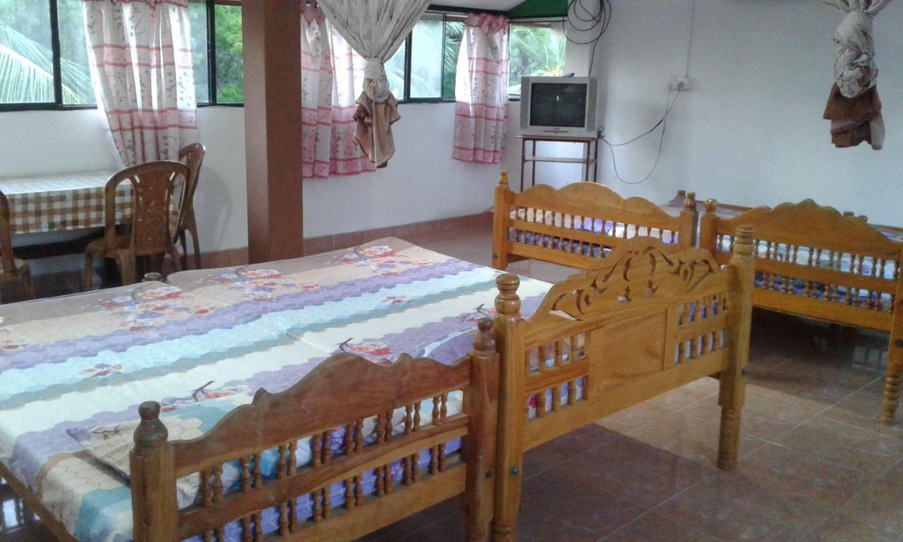 Kunam Beach Rest Inn Batticaloa Esterno foto