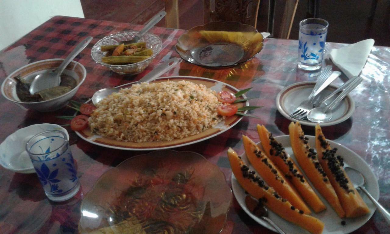 Kunam Beach Rest Inn Batticaloa Esterno foto