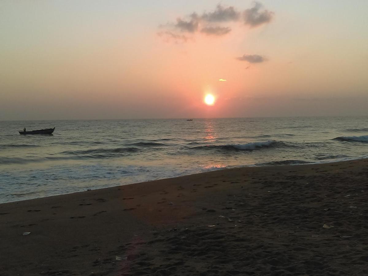 Kunam Beach Rest Inn Batticaloa Esterno foto